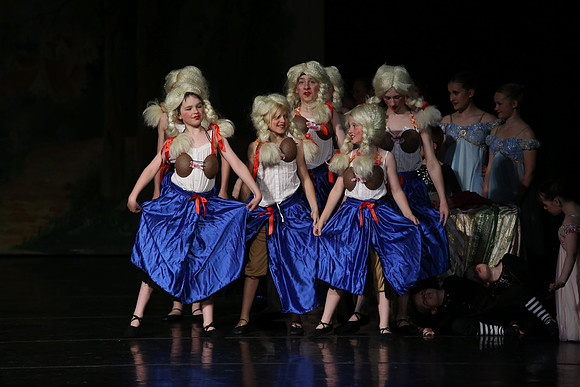 208-Danscentre HMT12 Act1