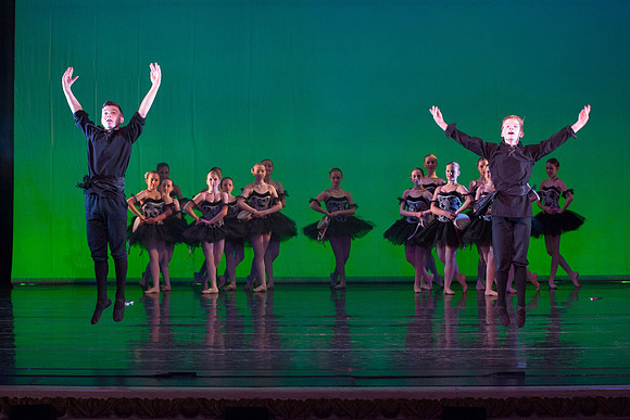 728-Danscentre HMT12 Act2
