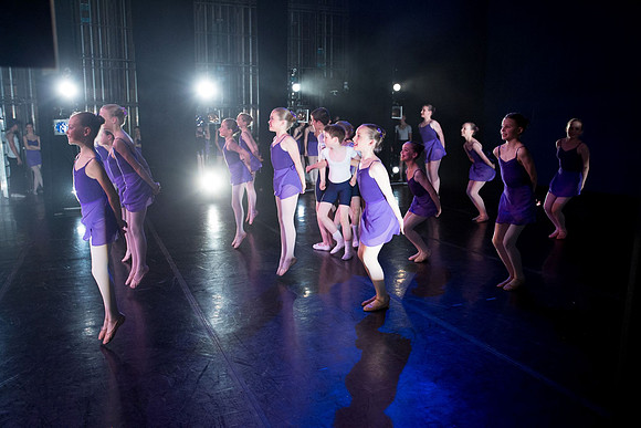 931-Danscentre HMT12 Act2