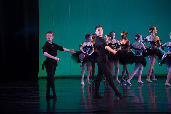 714-Danscentre HMT12 Act2