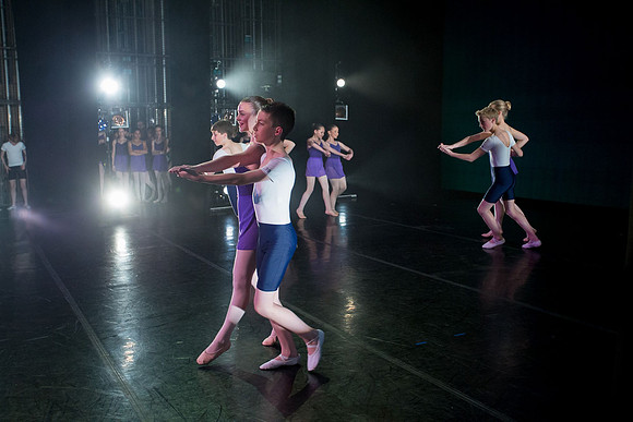 936-Danscentre HMT12 Act2