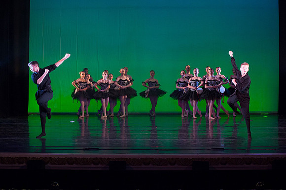 729-Danscentre HMT12 Act2