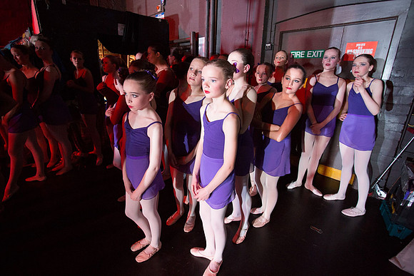 923-Danscentre HMT12 Act2