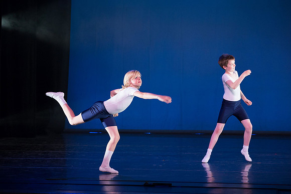 805-Danscentre HMT12 Act2
