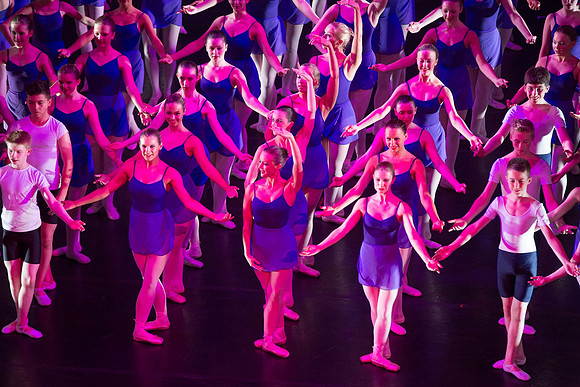 945-Danscentre HMT12 Act2