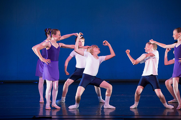 807-Danscentre HMT12 Act2