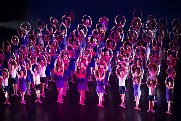 946-Danscentre HMT12 Act2