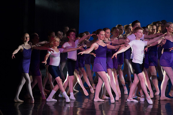 802-Danscentre HMT12 Act2