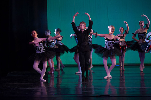 720-Danscentre HMT12 Act2