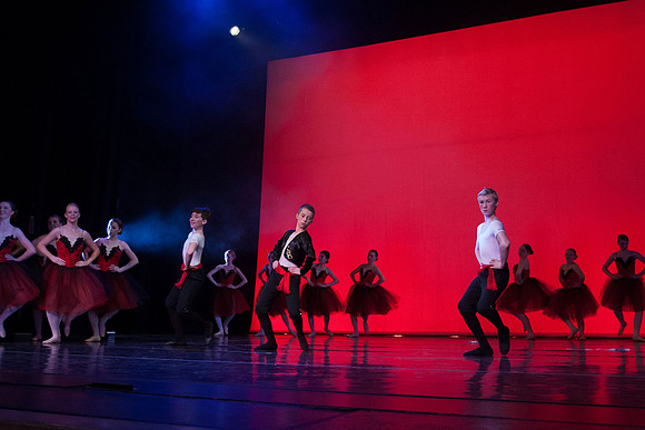 707-Danscentre HMT12 Act2