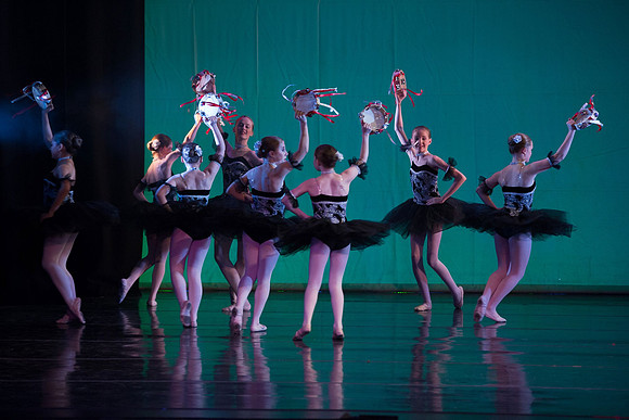 698-Danscentre HMT12 Act2