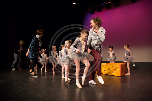 119-Cast B - Born to Dance